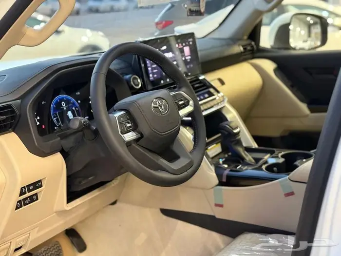 لاندكروزر GXR L3 بنزين 2025 الأيقونة الأقوى على الطرق الوعرة 12