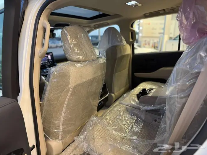 لاندكروزر GXR L3 بنزين 2025 الأيقونة الأقوى على الطرق الوعرة 11