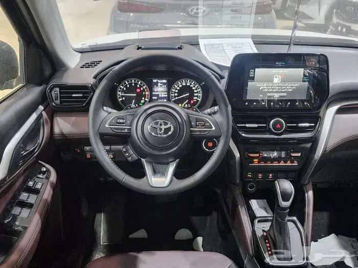 تويوتا اوربان كروزر GLX فل 2025 11