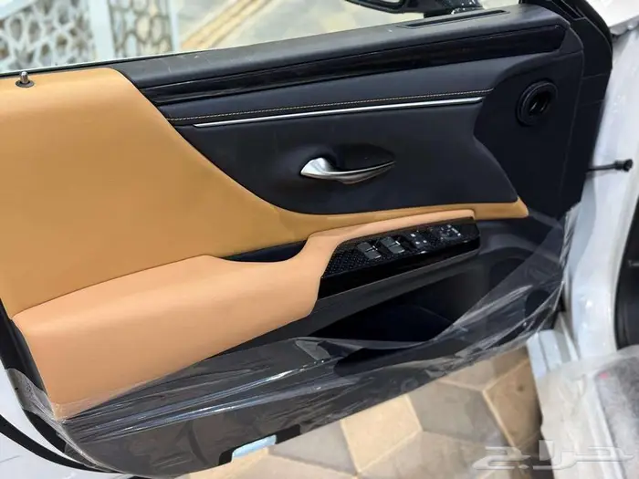 لكزس ES250 AA سعودي 2025 -قيادة لا مثيل لها 14