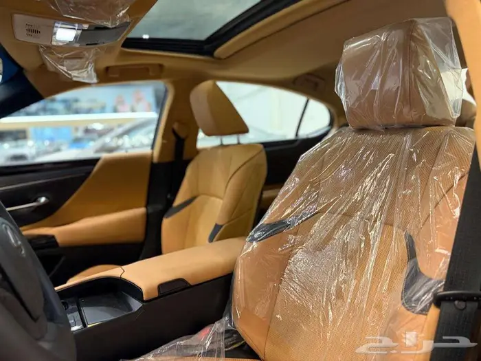 لكزس ES250 AA سعودي 2025 -قيادة لا مثيل لها 17