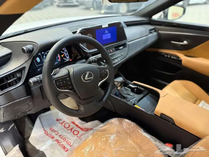 لكزس ES250 AA سعودي 2025 -قيادة لا مثيل لها 13