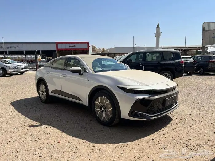 تويوتا كراون بريميوم 2026 نقد وتقسيط 1