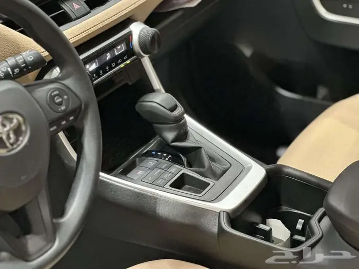 تويوتا راف فور LE 4X4 ستاندر بنزين 2025 12