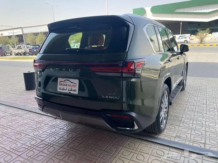 لكزس LX600 VIP 2024 زيتي سعودي 6