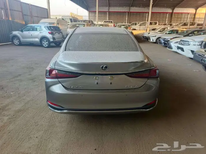 لكزس ES 250 اي اي رصاصي بنزين 2025 اقل سعر كاش واقساط 2