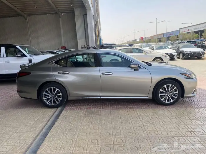 لكزس - ES350 CA - - 2025 الساير كويتي جميع الالوان 16