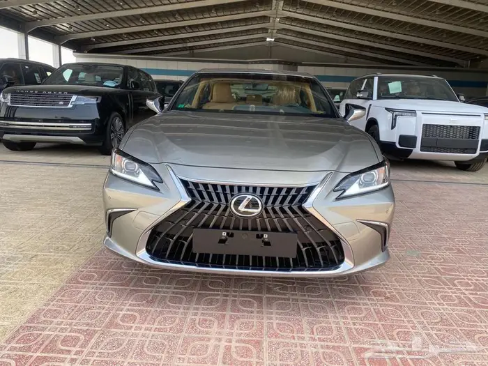 لكزس - ES350 CA - - 2025 الساير كويتي جميع الالوان 18