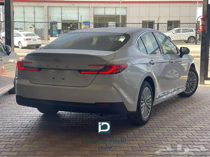 تويوتا كامري فئة LE لدي شركة ابن ذياب للسيارات 4