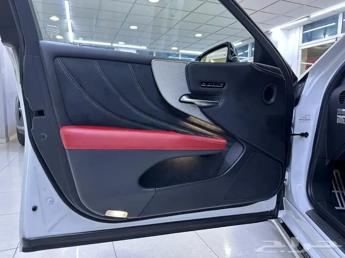 لكزس LS 500 اف سبورت 2018 بحالة المصنع مالك اول 78