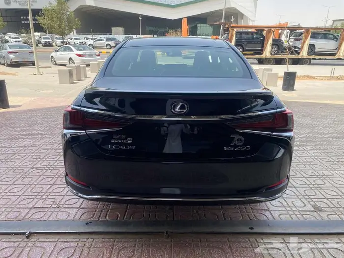 لكزس ES250 2025 استاندر الساير كويتي 15