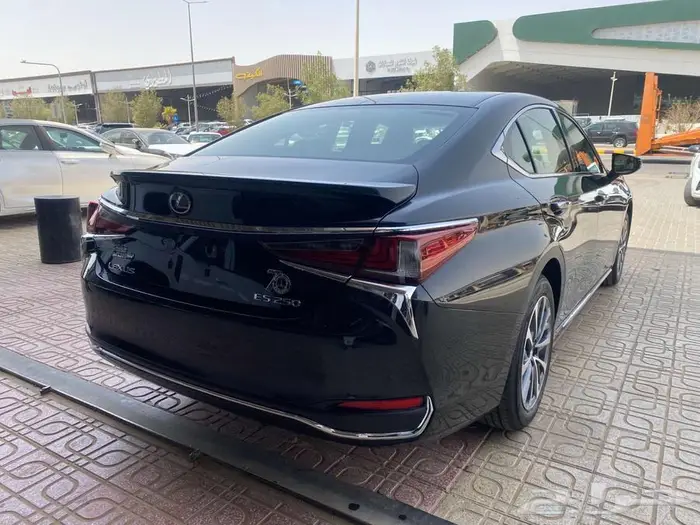 لكزس ES250 2025 استاندر الساير كويتي 14