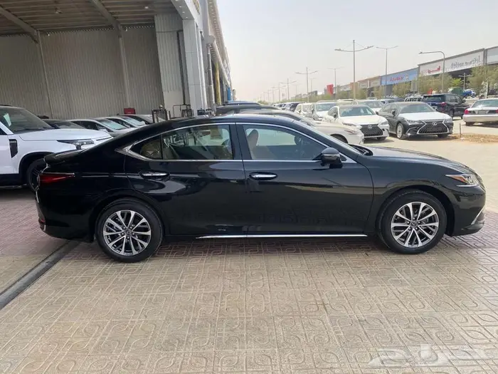 لكزس ES250 2025 استاندر الساير كويتي 11