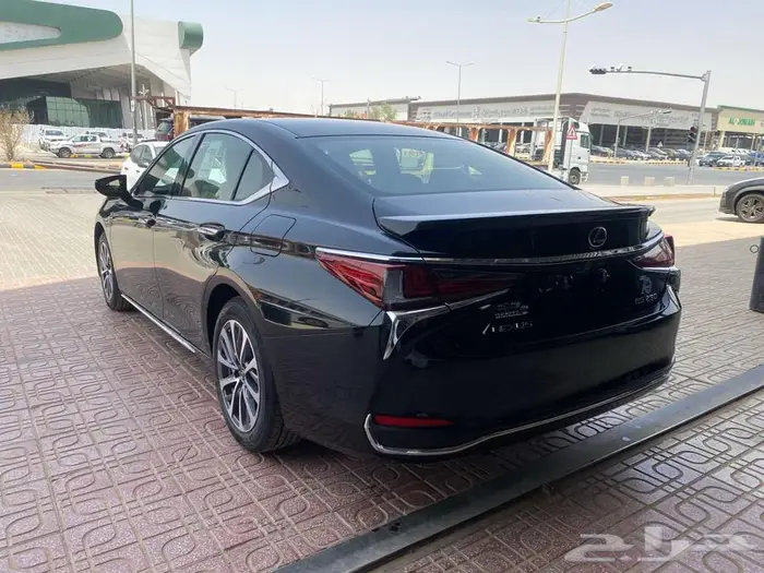 لكزس ES250 2025 استاندر الساير كويتي 13
