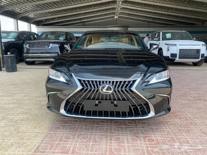 لكزس ES250 2025 استاندر الساير كويتي 8