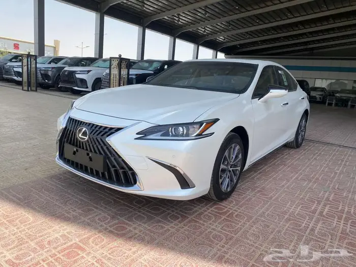 لكزس ES250 2025 استاندر الساير كويتي 2