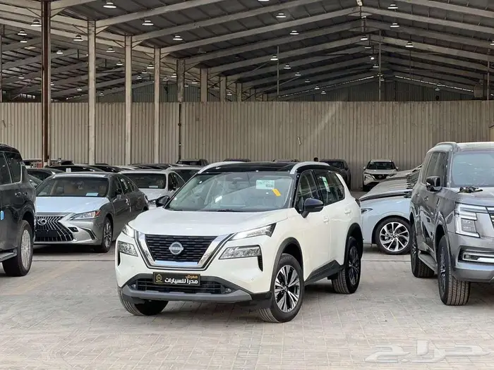 اكس تريل sv 2025 بلس كاش واقساط 0