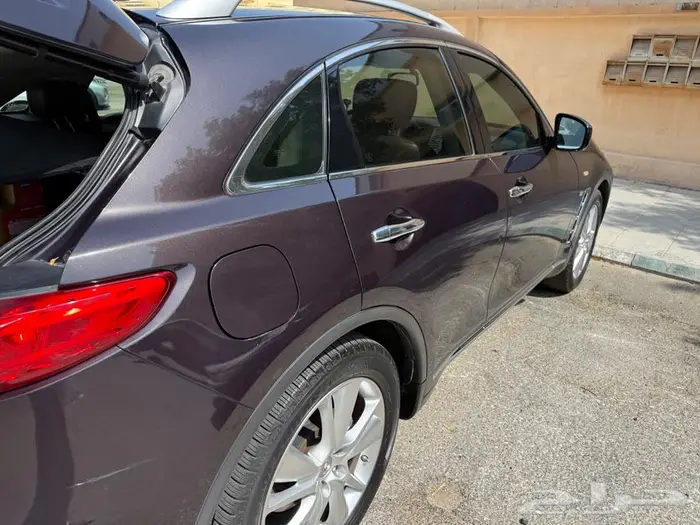 Infiniti QX70 2017 3
