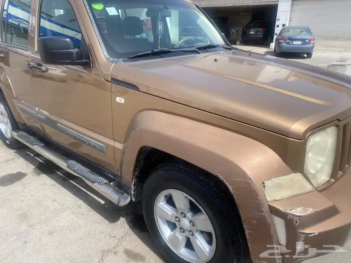 للبيع جيب شروكي ليبرتي 2012 V6 1