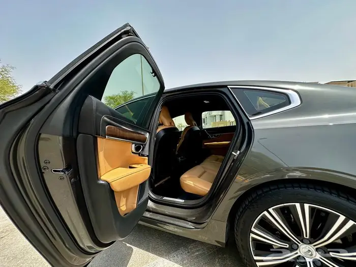 فولفو S90 T5 موديل 2021   زيتي جلد جملي   نظيفة جد ا 11