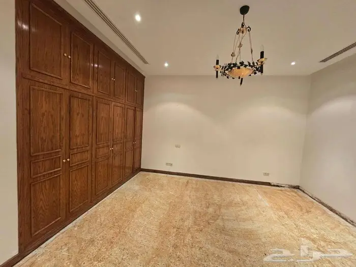 فيلا بحي الروضة للبيع بموقع مميز 50