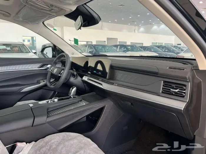 ام جي RX9 كومفورت بنزين 2025 - متوفر اقساط و كاش 7