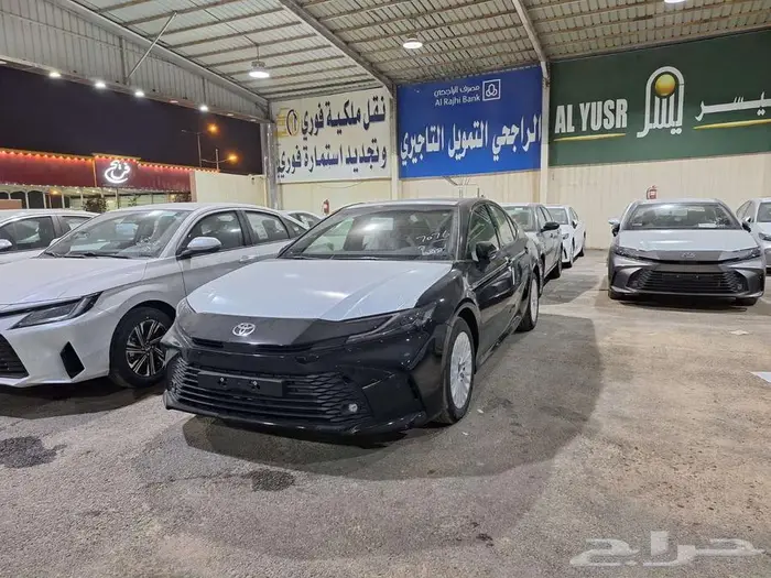 تويوتا كامري E بلس هايبرد 2025 1