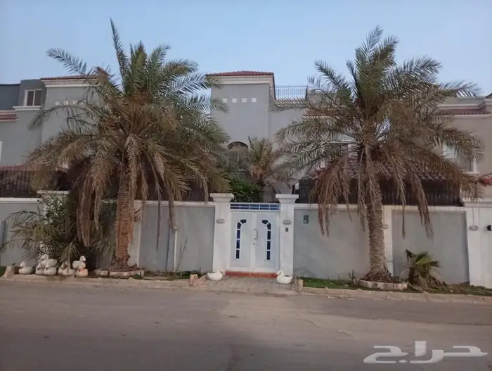 فيلا للبيع في حي الخزامي 1