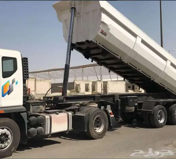لدينا قلابات شاحنات وجميع أنواع المعدات الثقيلة والإسفلت 4