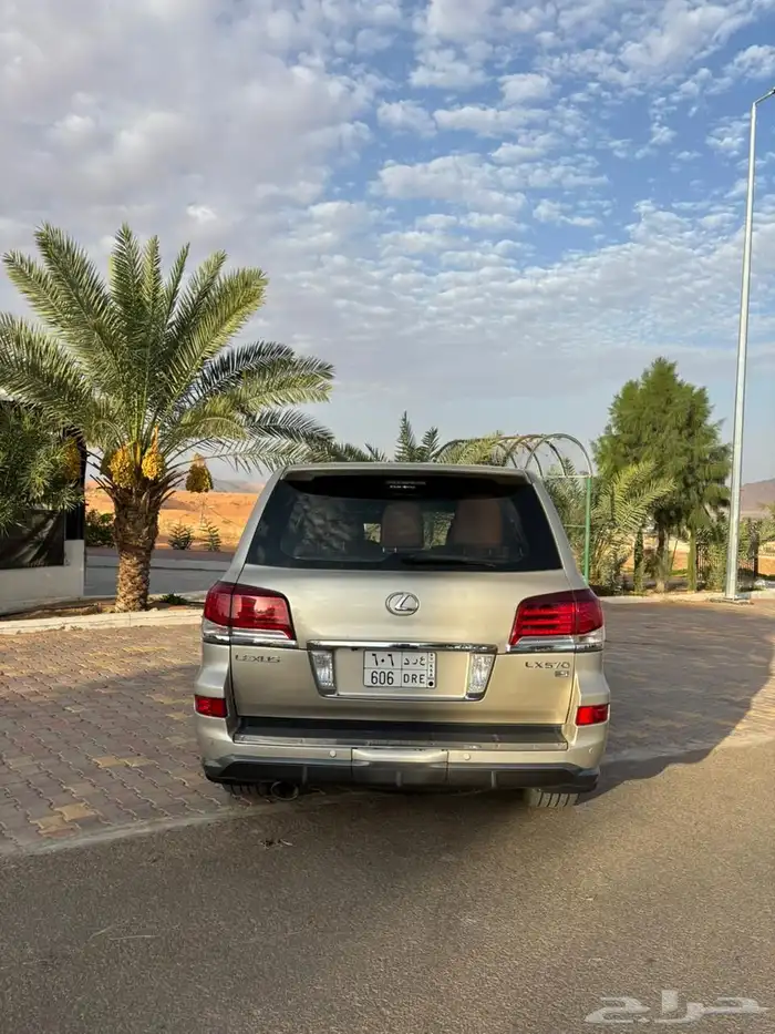 للبيع جيب لكزس 14 فل رادار 4