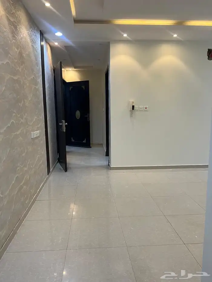 شقه للإيجار حى القادسيه 9
