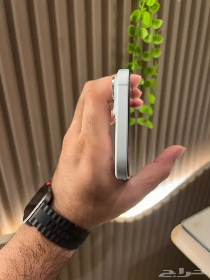 ايفون 15 بلس 5