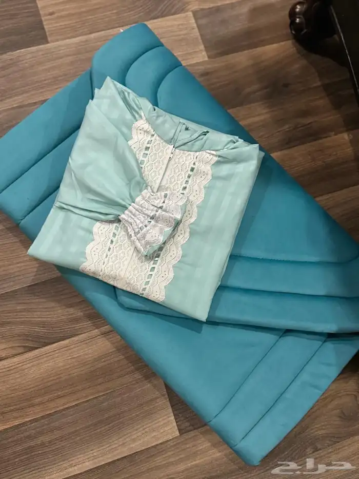 طقم طبي مع شراشف كلفه 8