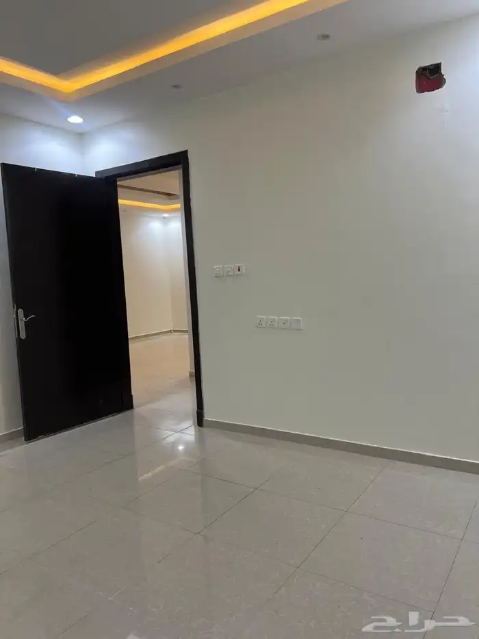 شقه للإيجار حى القادسيه 6