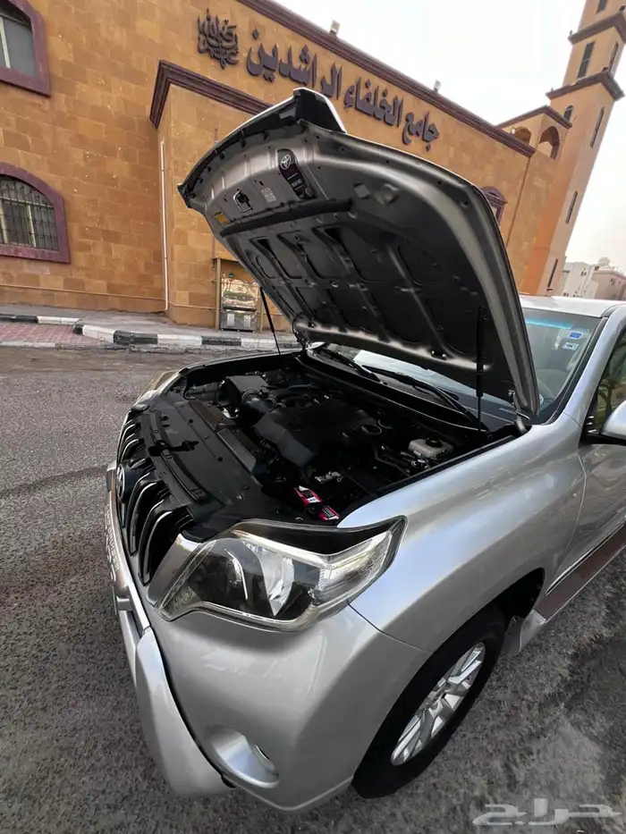 برادو 2017 فل كامل 6 سلندر ( مالك اول ) نظيف جدا 28