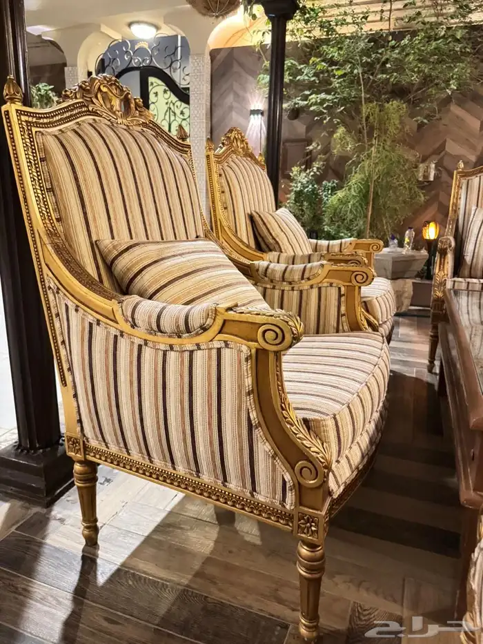 طقم كراسي خشب مع طاولة 3