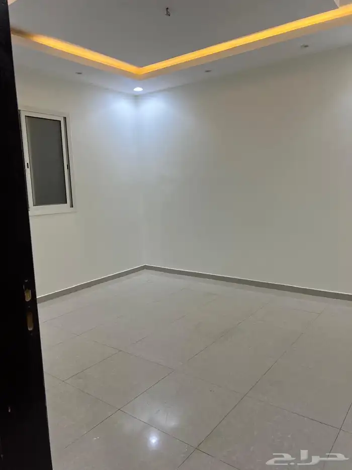 شقه للإيجار حى القادسيه 3