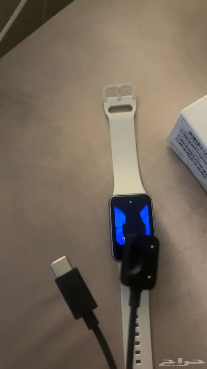 ساعه جالكسي سامسونج Galaxy Fit3 ضمد 4