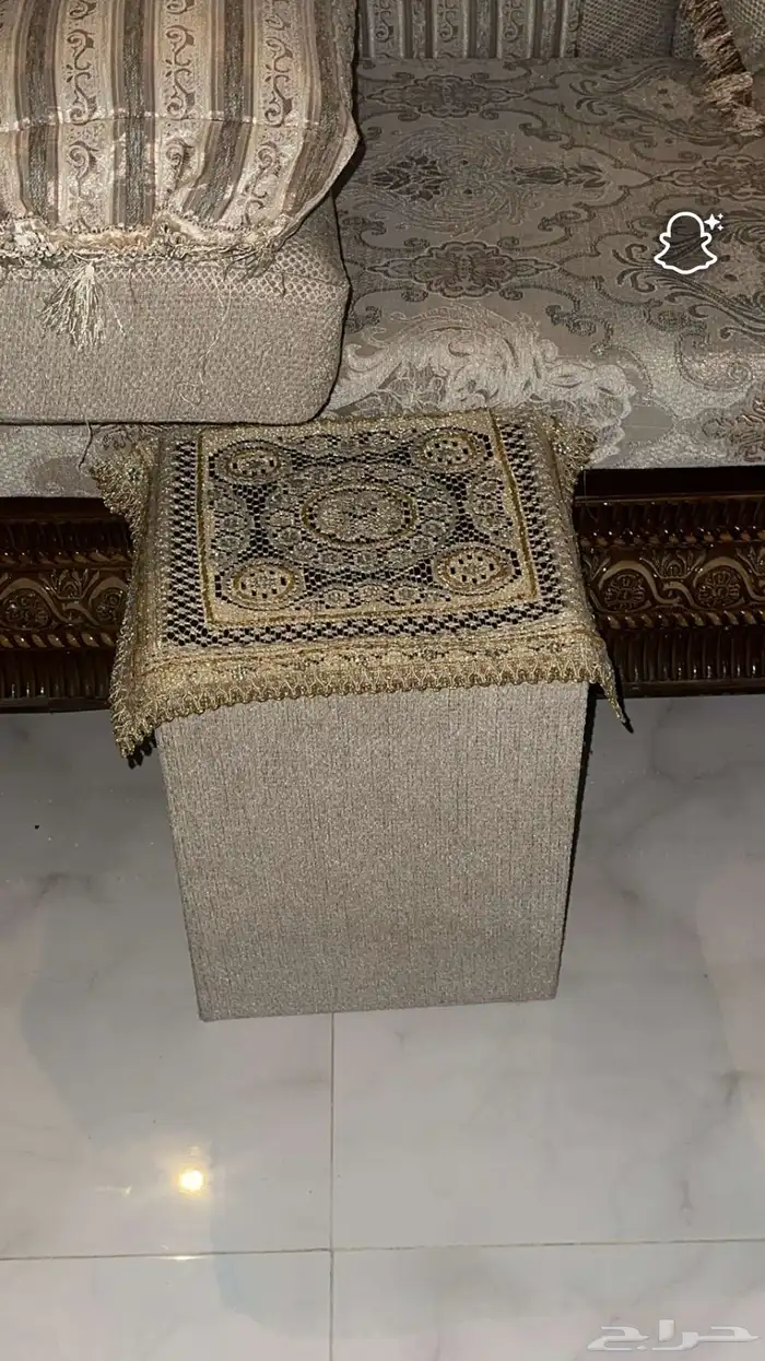 مجلس كامل للبيع مع ملحقاته 4