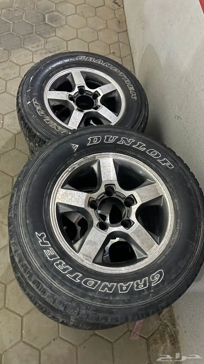جنوط لكزس مع كفرات Dunlop 5