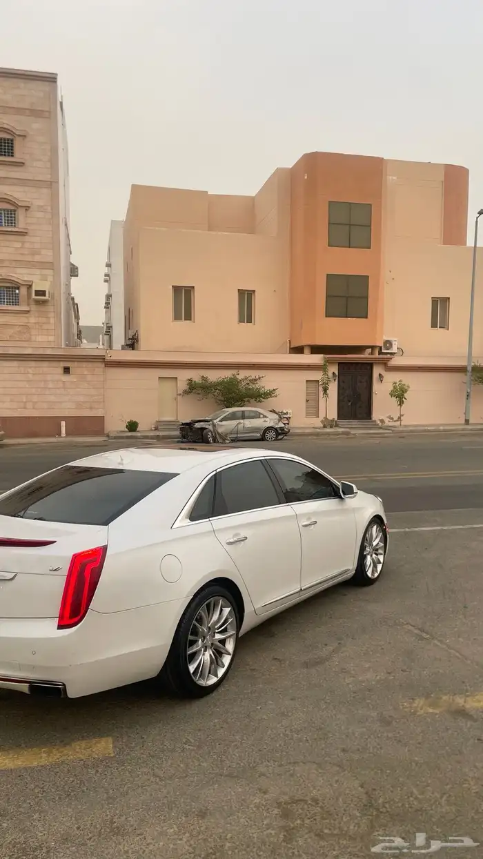 كاديلاك xts v 2016 نضيف جدا 4