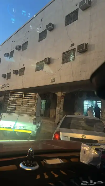 مطلوب شقه عوايل للايجار في منطقة العزيزيه  الشفا  بدر الدار 0
