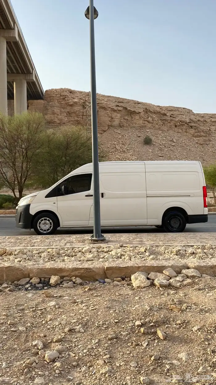باص تيوتا 2023 3