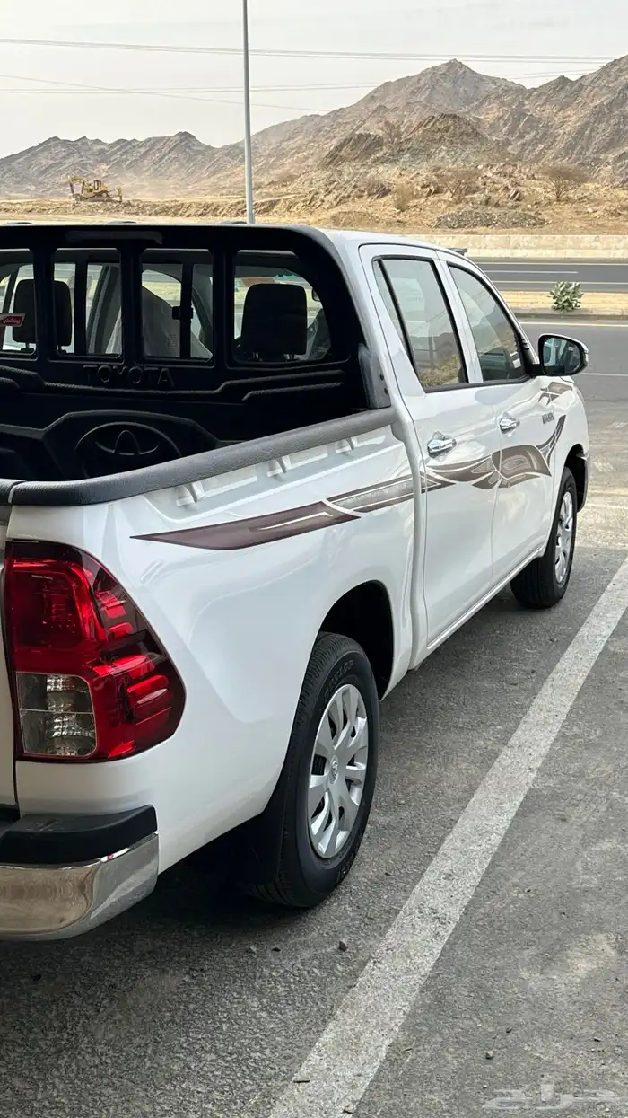 هايلوكس 2025 بنزين طيس اصفار بطاقة كاش وبنك 4