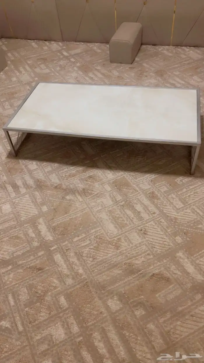 طاوله للبيع 0