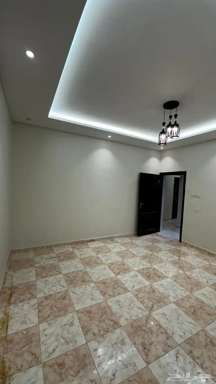 شقه كبيره للايجار بحي طويق مجدده 6