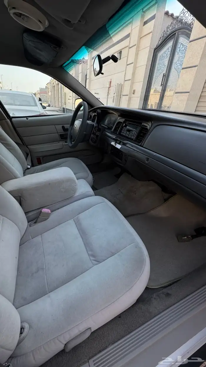 فورد كراون فكتوريا 2011 بوليسي 8