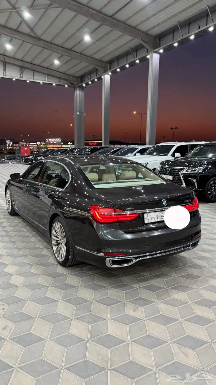 بي ام دبليو 750 2