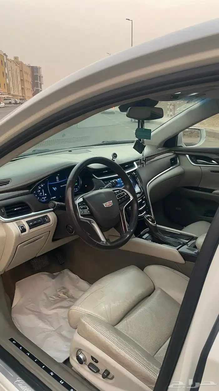 كاديلاك xts v 2016 نضيف جدا 8