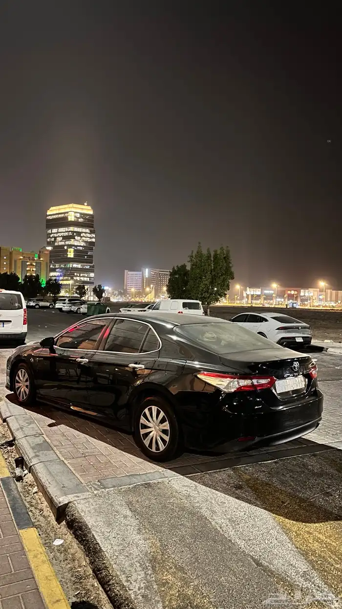 كامري اللون اسود 2019 3